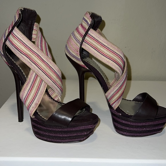 Natasha Bebe stilettos 4 inch heel with 2 inch platform makes walking easy! - Picture 6 of 10